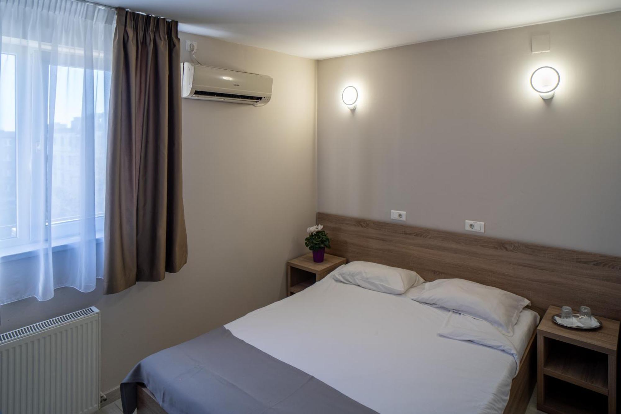 City Hotel Bucharest 2*