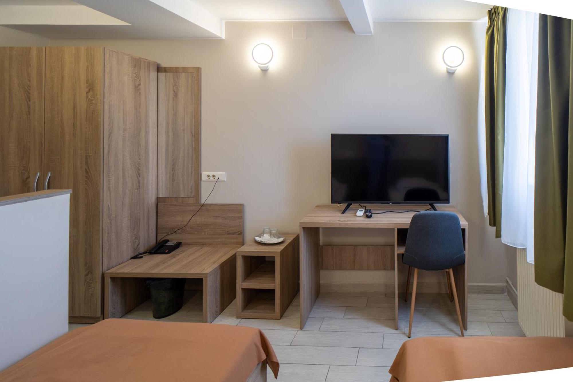 Hotel City Hotel Bucharest 2*