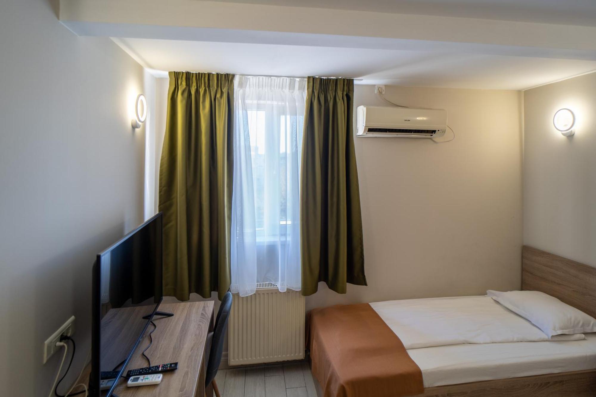 City Hotel Bucharest 2* Bucarest