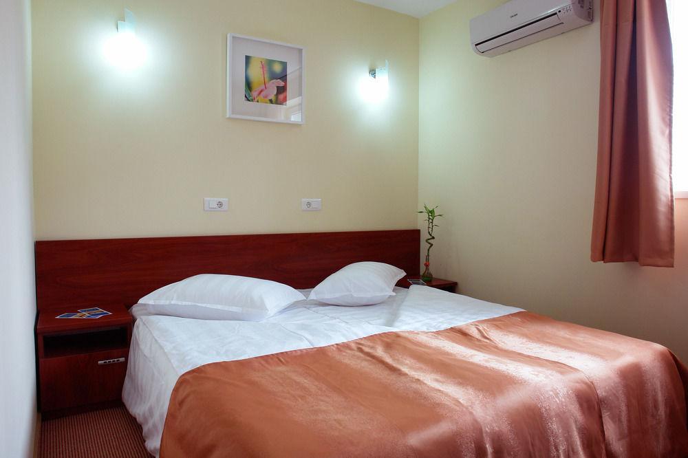 City Hotel Bucharest Hotel 2*