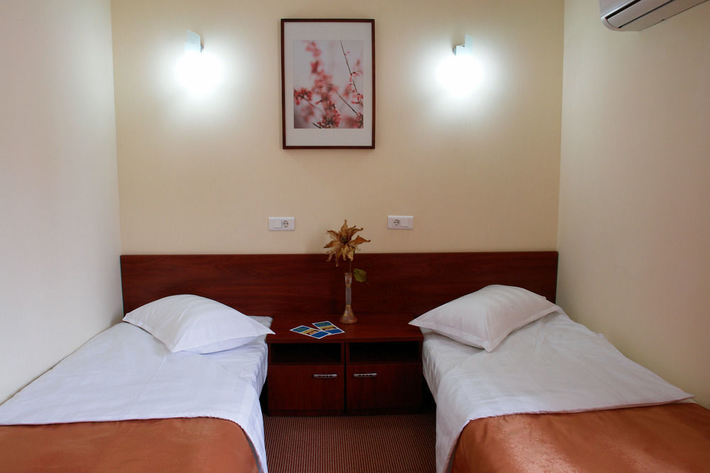 City Hotel Bucharest 2* Bucarest