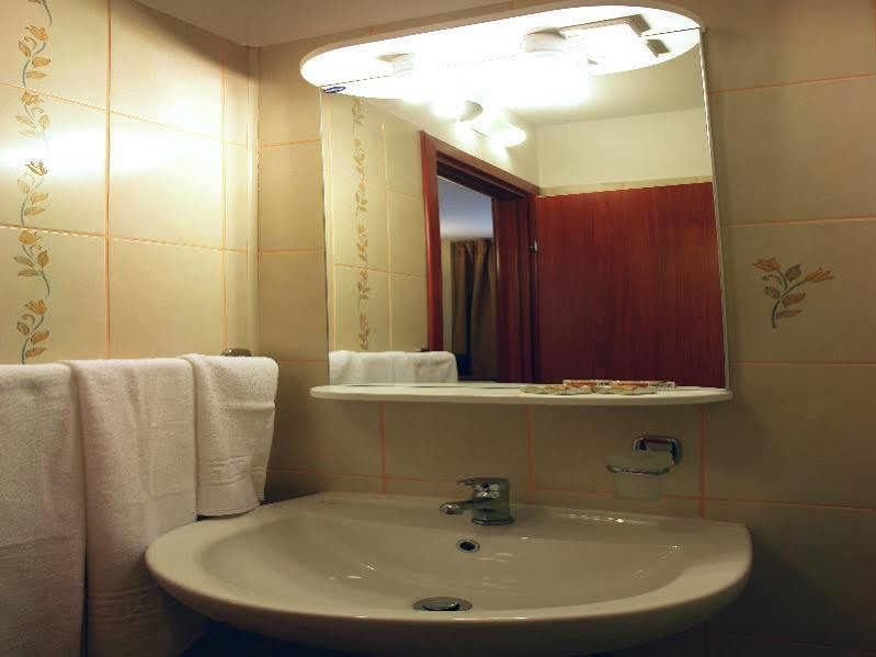 City Hotel Bucharest 2*