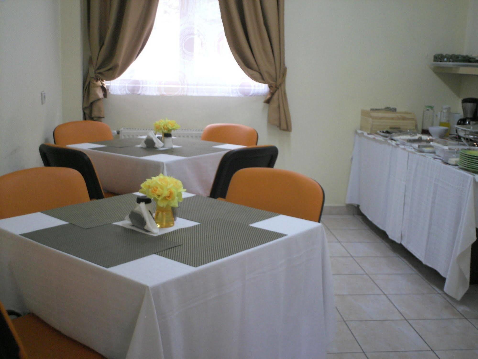 Hotel City Hotel Bucharest 2*